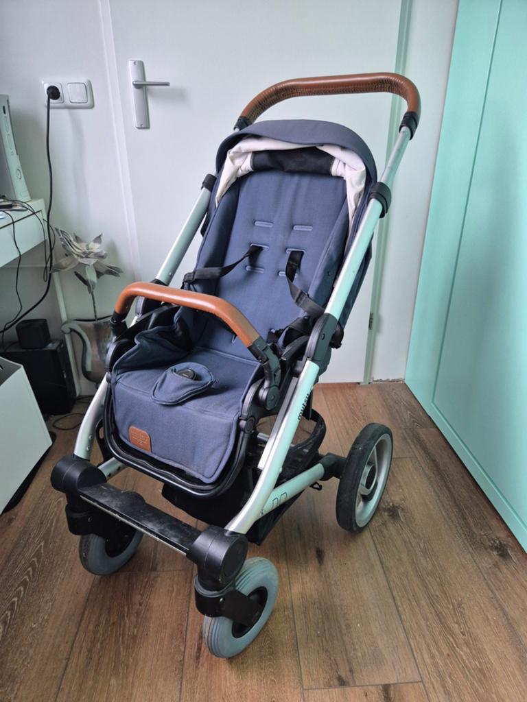 Mutsy kinderwagen FULL OPTIONS: wieg, zitje en Maxi-Cosi, Ophalen, Gebruikt, Verstelbare duwstang, Combiwagen