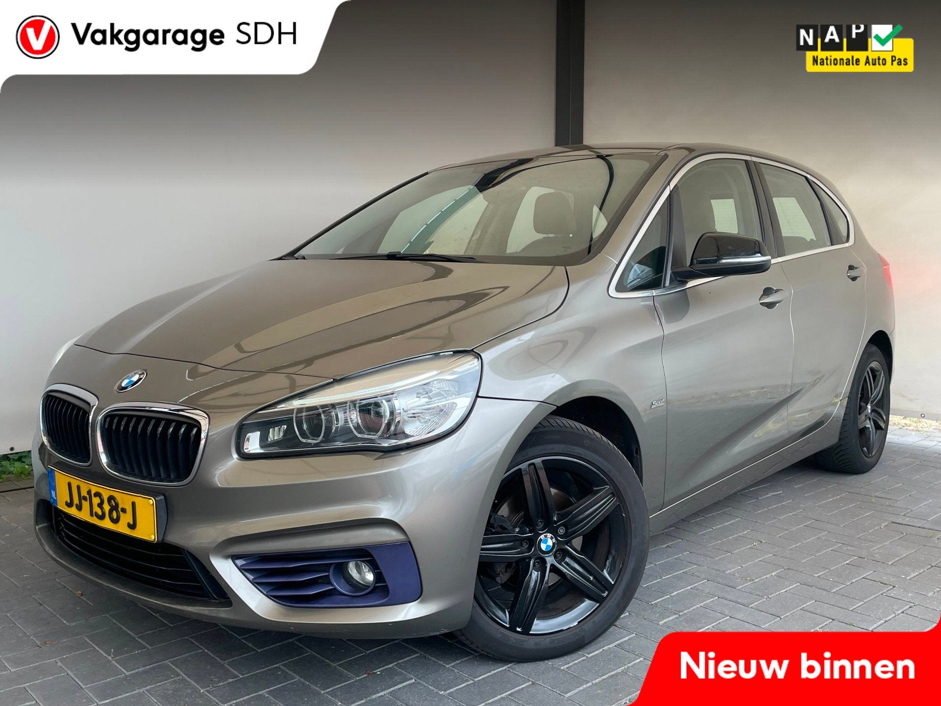 BMW 2-serie Active Tourer 214d Centennial Executive Sport Li, Auto's, Voorwielaandrijving, Gebruikt, Euro 6, 95 pk