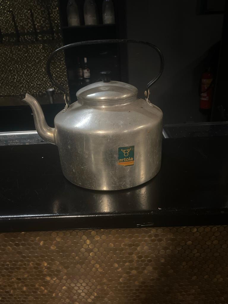 Vintage Artola Aluminium Theepot/Ketel, Huis en Inrichting, Keuken | Potten en Pannen, Ophalen, Gebruikt