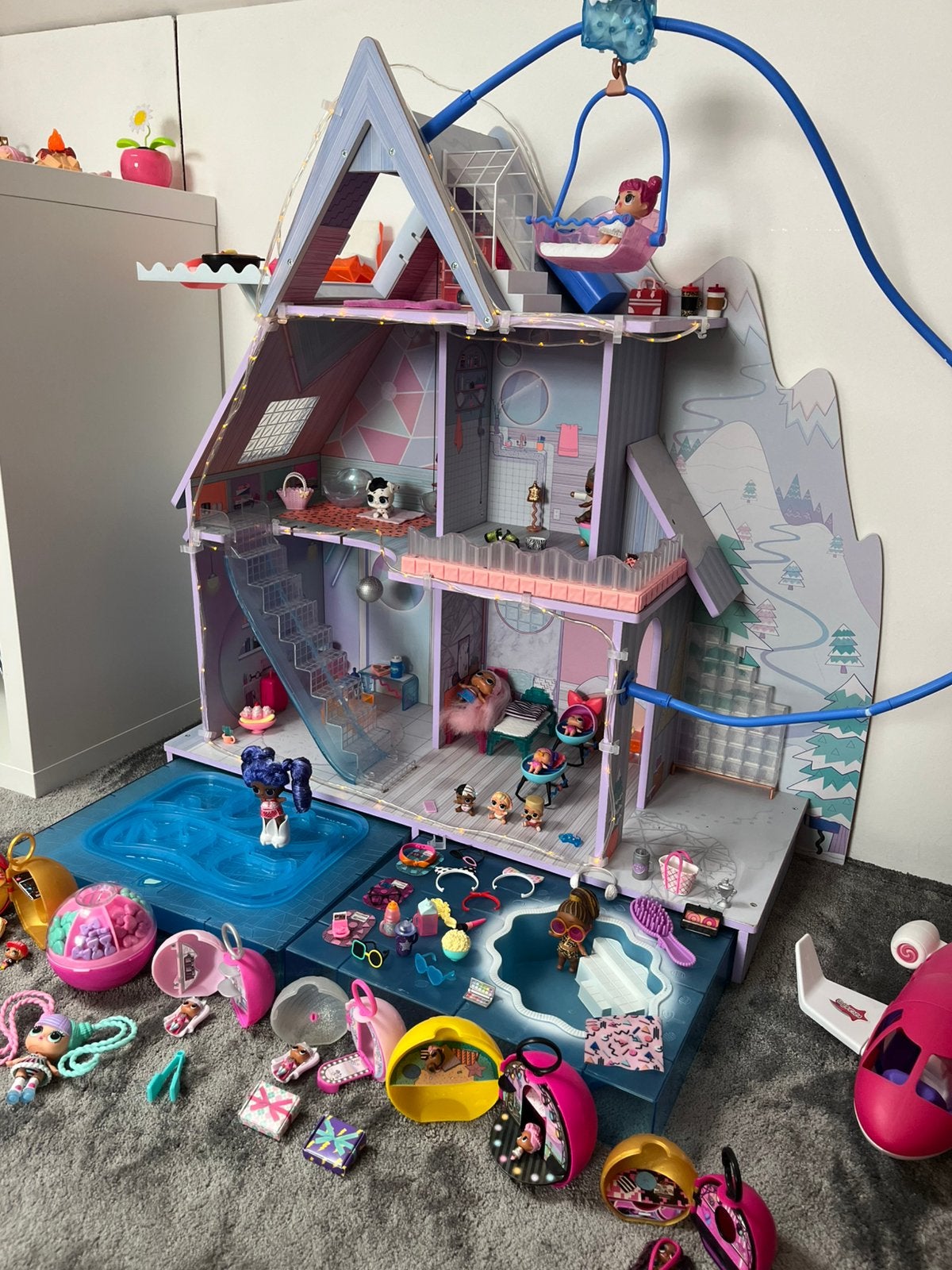 LOL Suprise winterhuis chalet met extra’s, Ophalen, Zo goed als nieuw, Poppenhuis