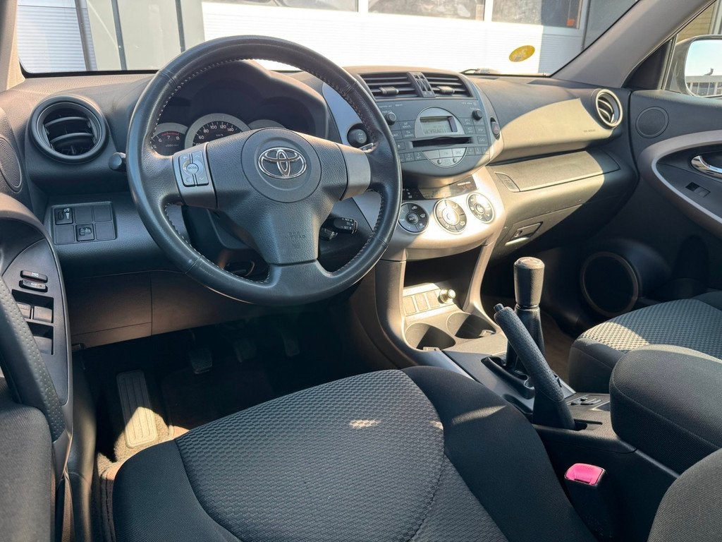 Toyota RAV4 2.0 VVTi Linea Sol Airco Cruise Trekhaak, 1998 cc, 4 cilinders, 2000 kg, Origineel Nederlands