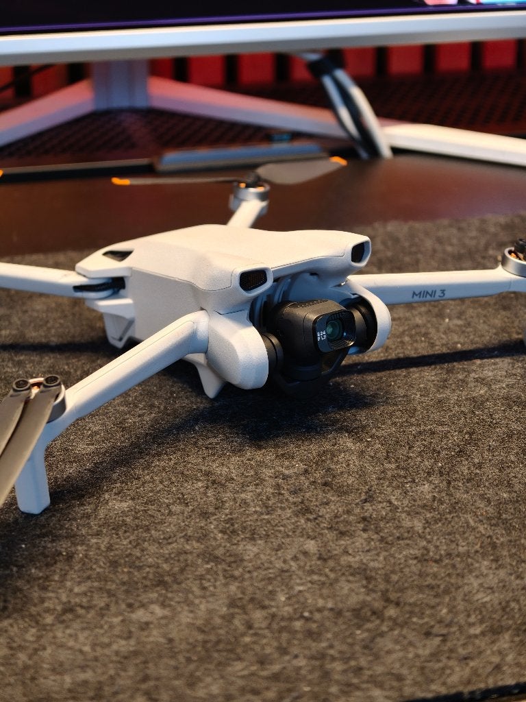 DJI Mini 3 + RC-N1 + Carrycase + Props, Audio, Tv en Foto, Gebruikt, Cameradrone, DJI, 1 tot 5 kilometer