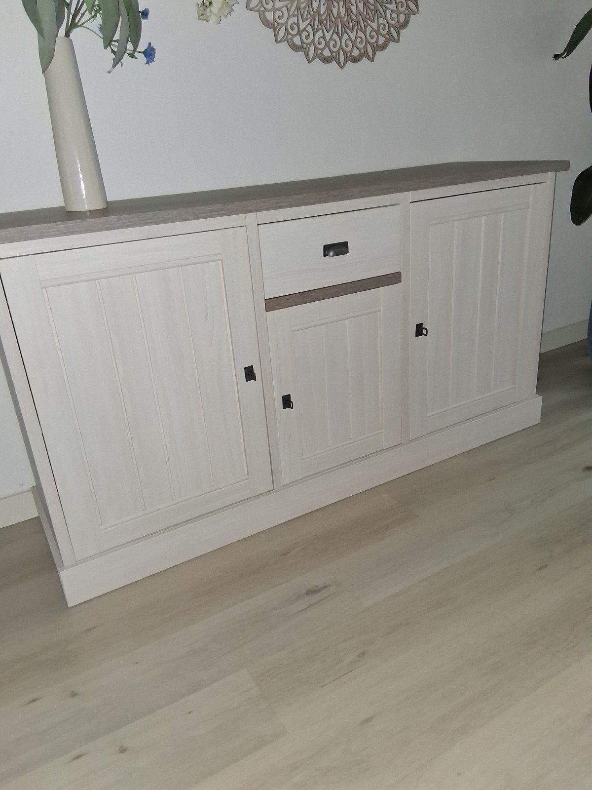Dressoir  en eettafel yumali, Huis en Inrichting, Complete inboedels, Ophalen