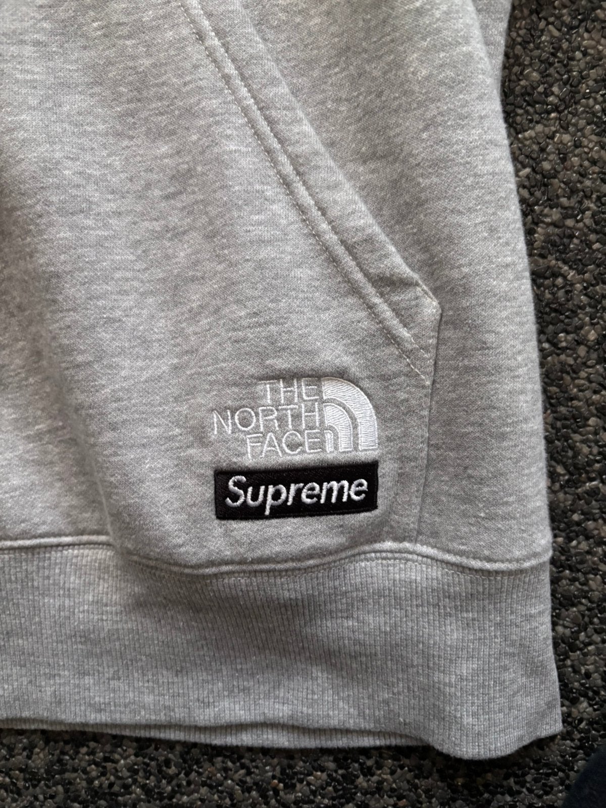 Supreme x the north face, Ophalen of Verzenden, Zo goed als nieuw, Grijs