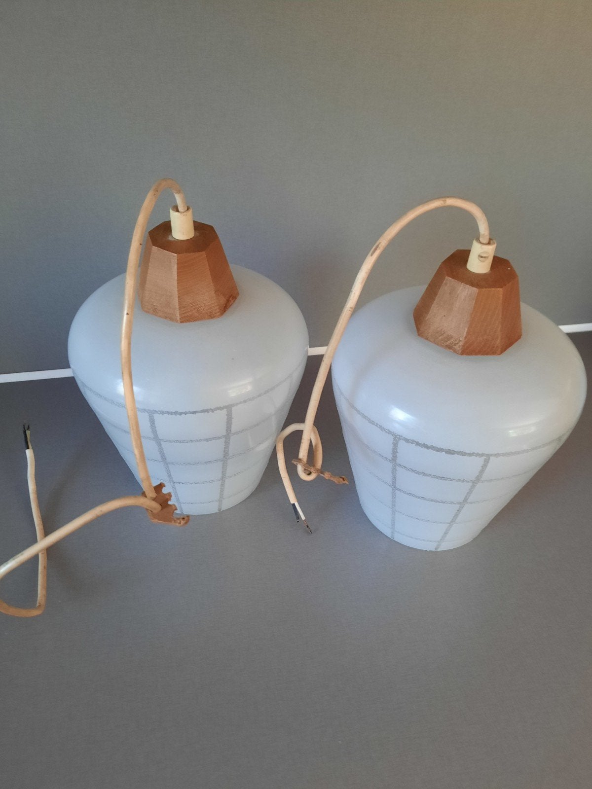 2 Vintage Hanglampen Jaren '60 - Uitstekende Staat, Huis en Inrichting, Lampen | Hanglampen, Zo goed als nieuw, Glas, Vintage, Jaren '60, Retro