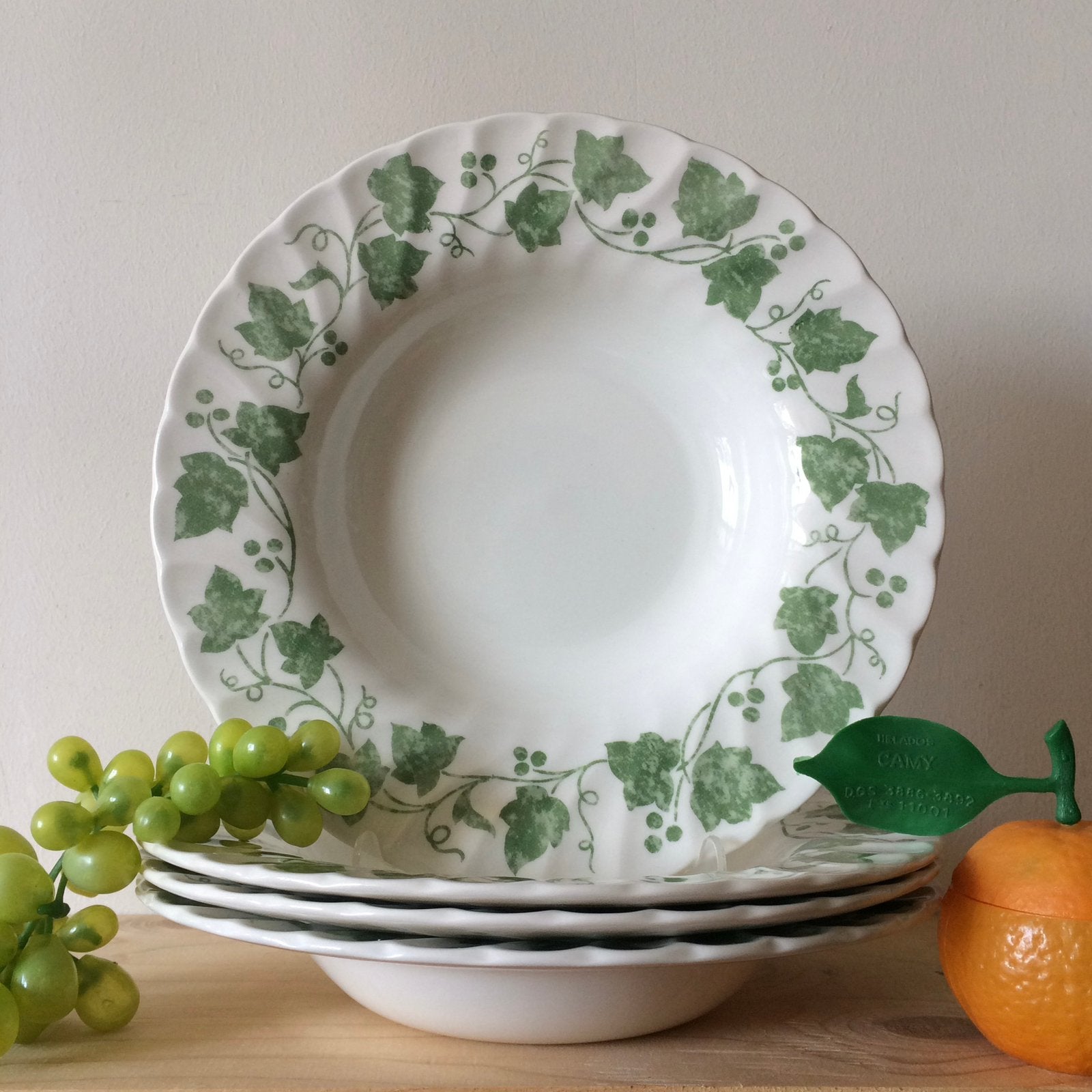 4 Pastaborden Churchill Staffordshire Verdigris of Klimop, Ophalen of Verzenden, Overige stijlen, Bord(en)