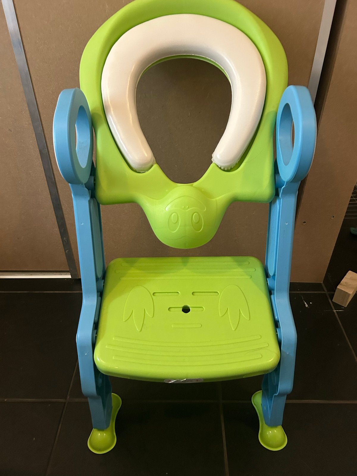 WC-trainer met opstapje, Ophalen, Gebruikt