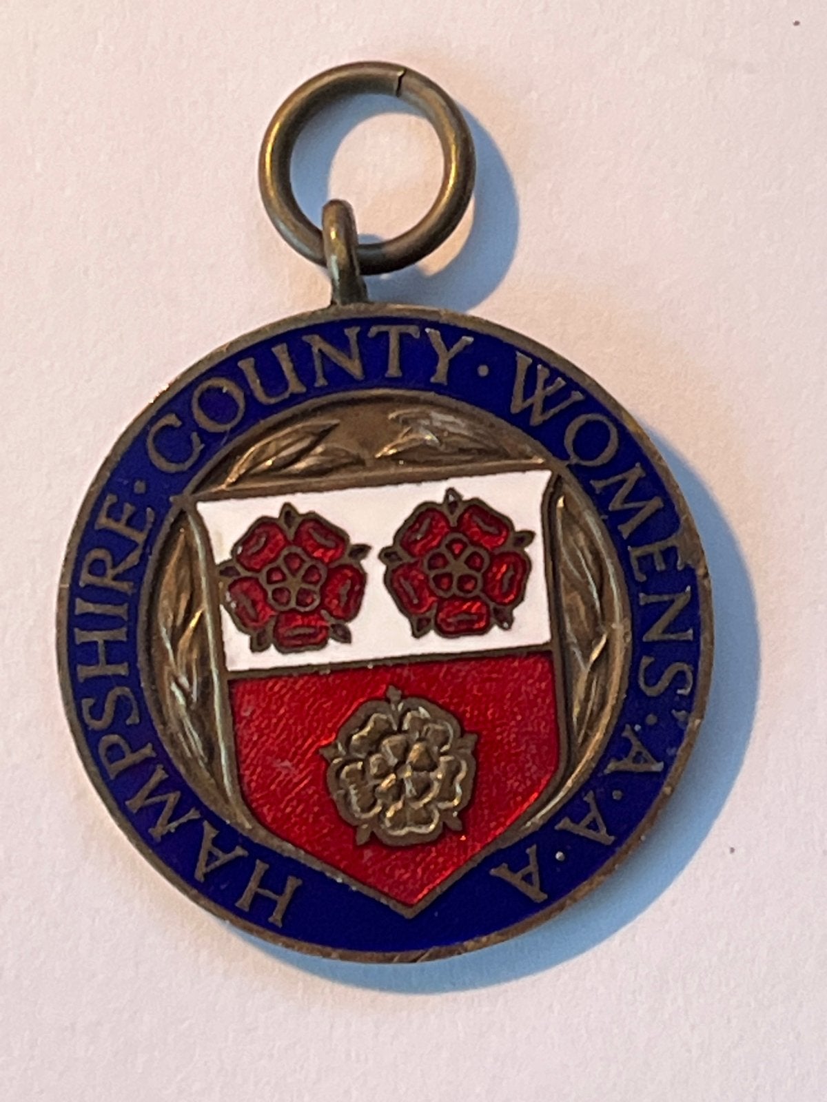 Vintage Hampshire County Women's S.A.A. Medaille 1953, Ophalen of Verzenden, Overige materialen, Buitenland
