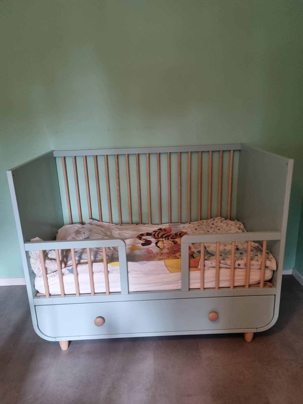 Ikea babybedje/peuterbed lichtblauw met lade en matras, Ophalen of Verzenden
