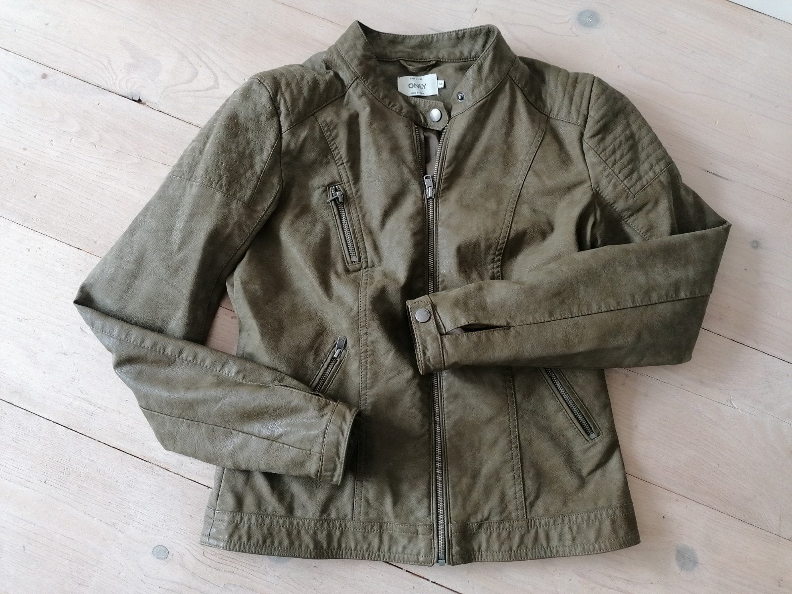NIEUW! ONLY jasje skai leer. Mos groen. Maat M 38/40, Maat 38/40 (M), Only, Nieuw, Ophalen of Verzenden