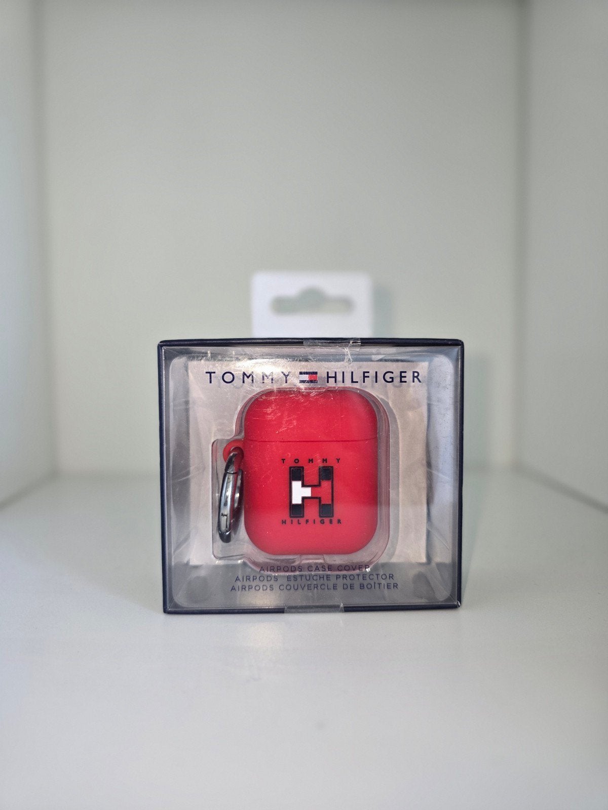 Tommy Hilfiger AirPods Case Cover Rood, Kunststof, Overige merken, Nieuw, Hoesje of Tasje