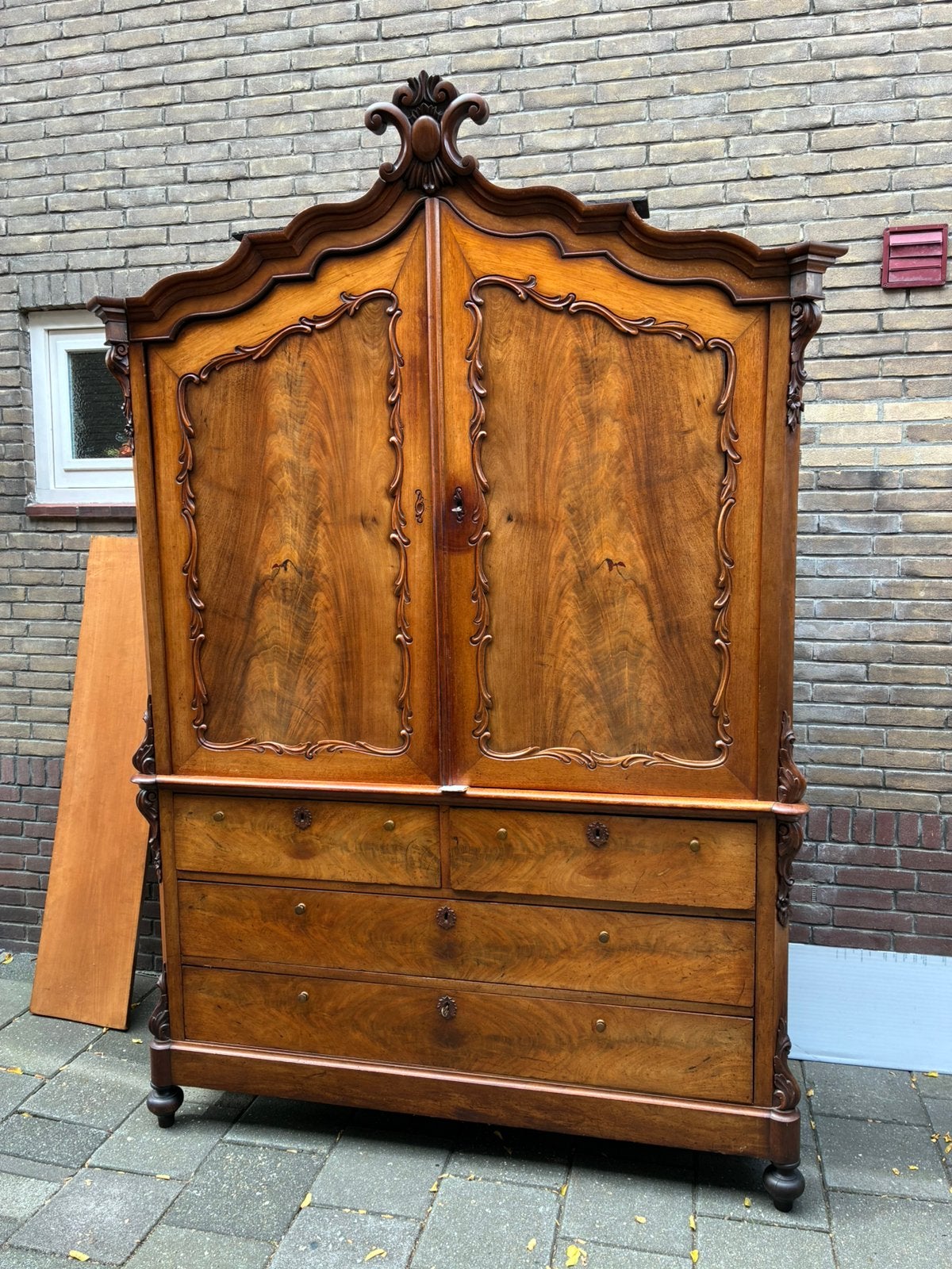 Oud kabinet, Ophalen