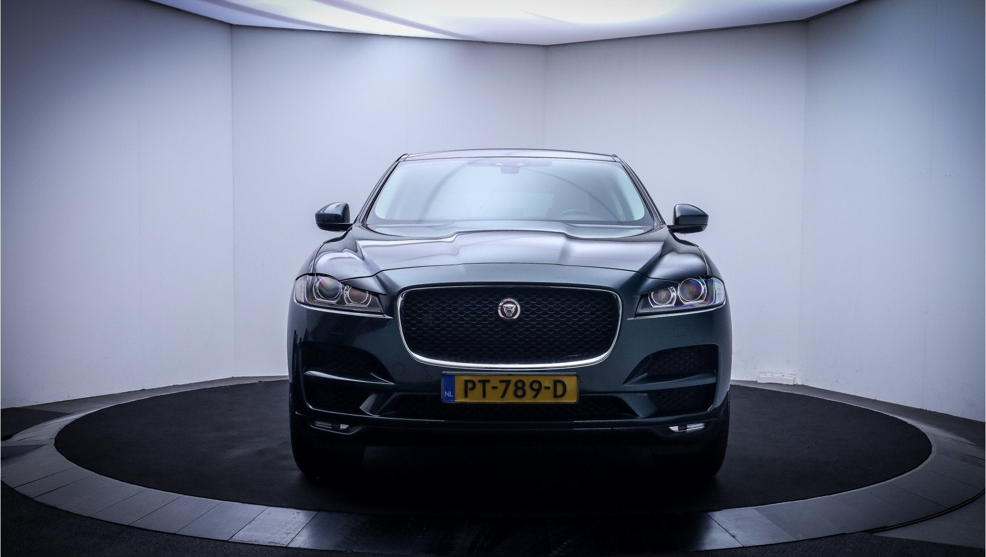 Jaguar F-Pace 2.0T AWD PORTFOLIO 25t FULL LED | MERIDIAN | M, Auto's, Dealer onderhouden, Gebruikt, 4 cilinders, 252 pk