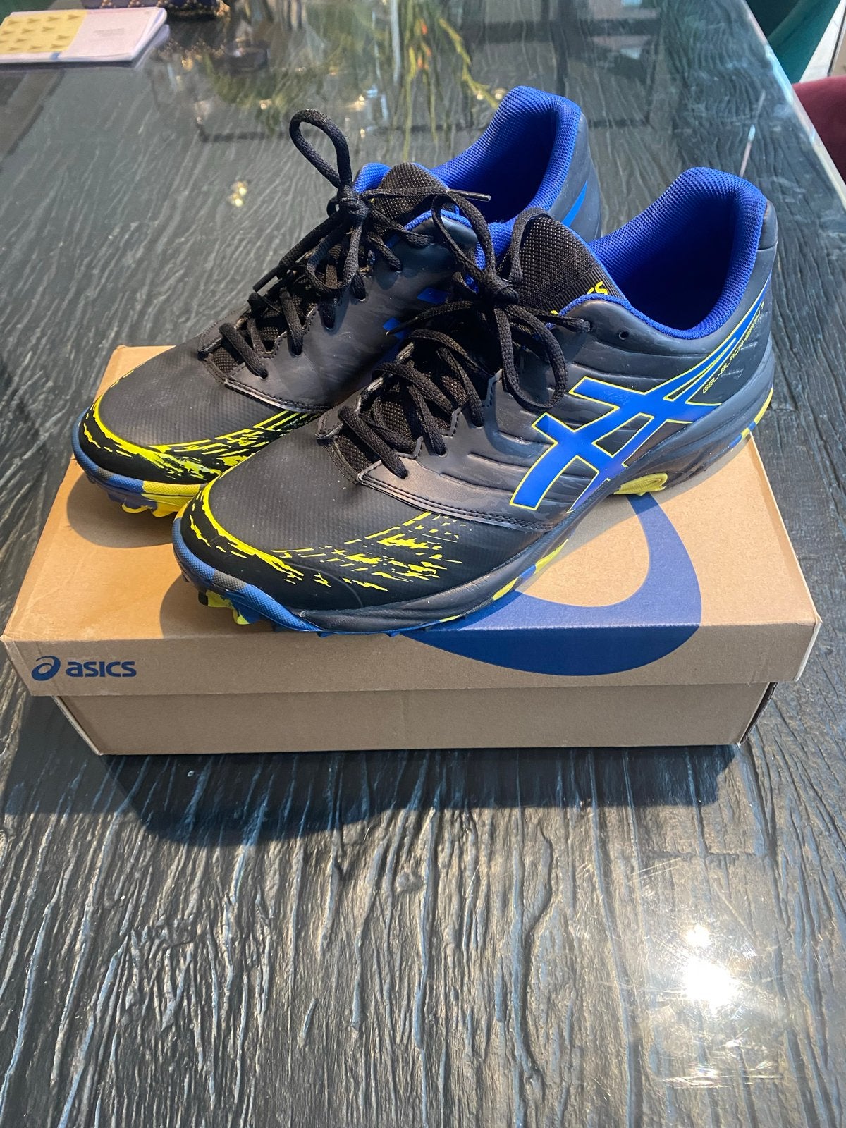 ASICS hockey schoenen maat 46.5, Ophalen of Verzenden, Zo goed als nieuw, Sportschoenen, Zwart