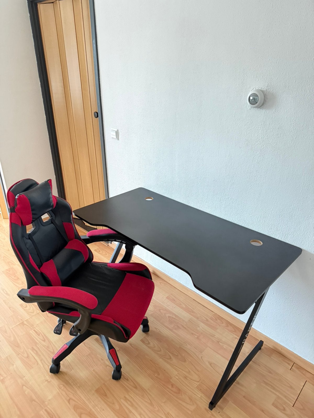 GRATIS: Gaming Bureau (Carbon look) + Gaming Stoel, Ophalen, Gebruikt