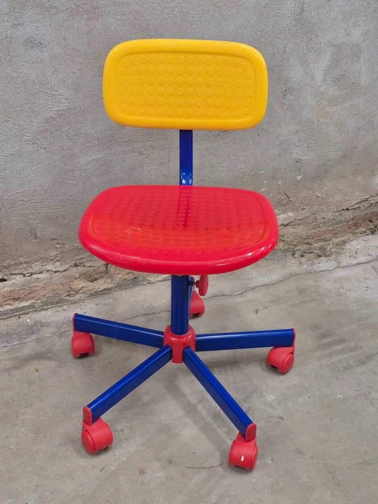 Ikea bureaustoel memphis stijl rood geel blauw goede staat, Huis en Inrichting, Bureaustoelen, Zo goed als nieuw, Bureaustoel