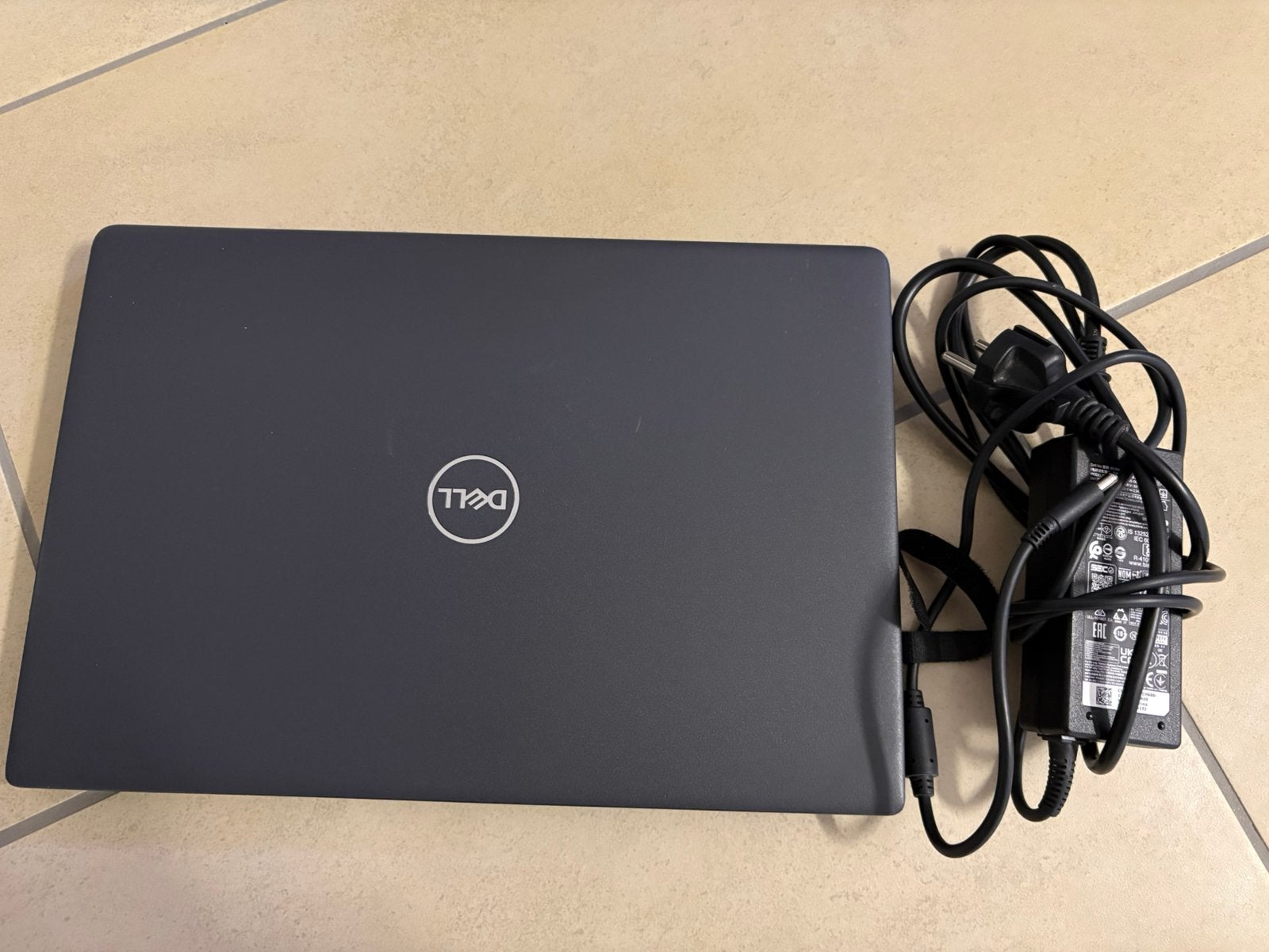Dell Latitude 3410, Gebruikt, 2 tot 3 Ghz, Qwerty, 8 GB