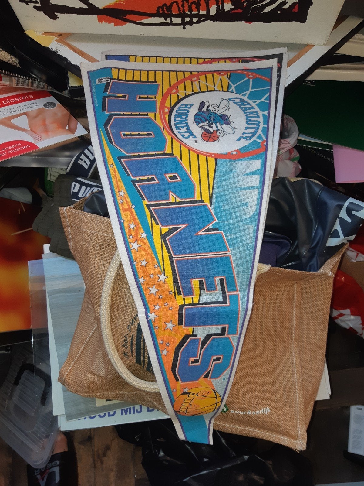 Charlotte Hornets NBA Vaantje - Vintage Basketbal Fan Item, Ophalen of Verzenden, Gebruikt, Overige sporten, Vaantje of Sjaal