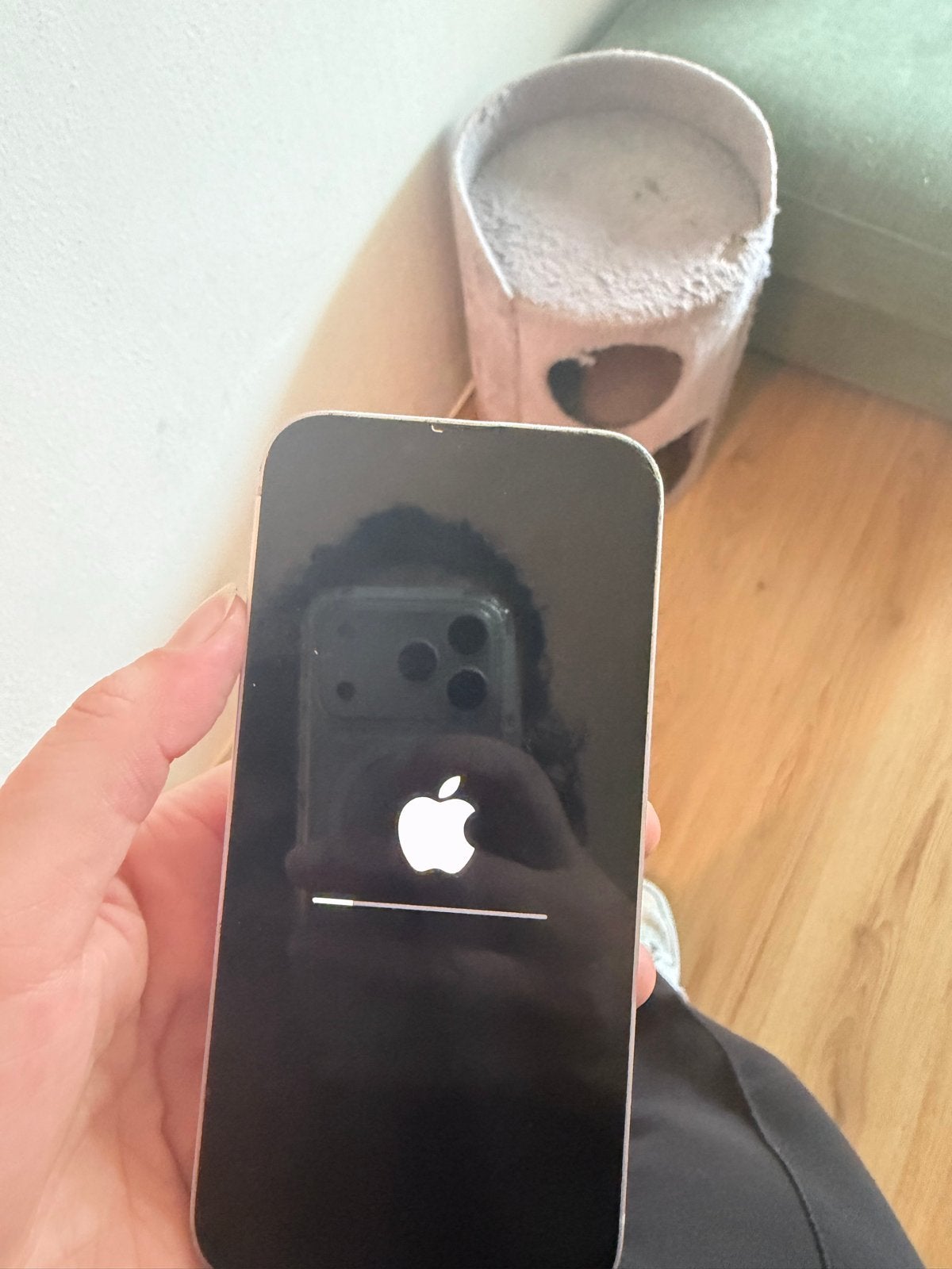 iPhone 14 256GB Lichtpaars - Lichte schade, werkt perfect