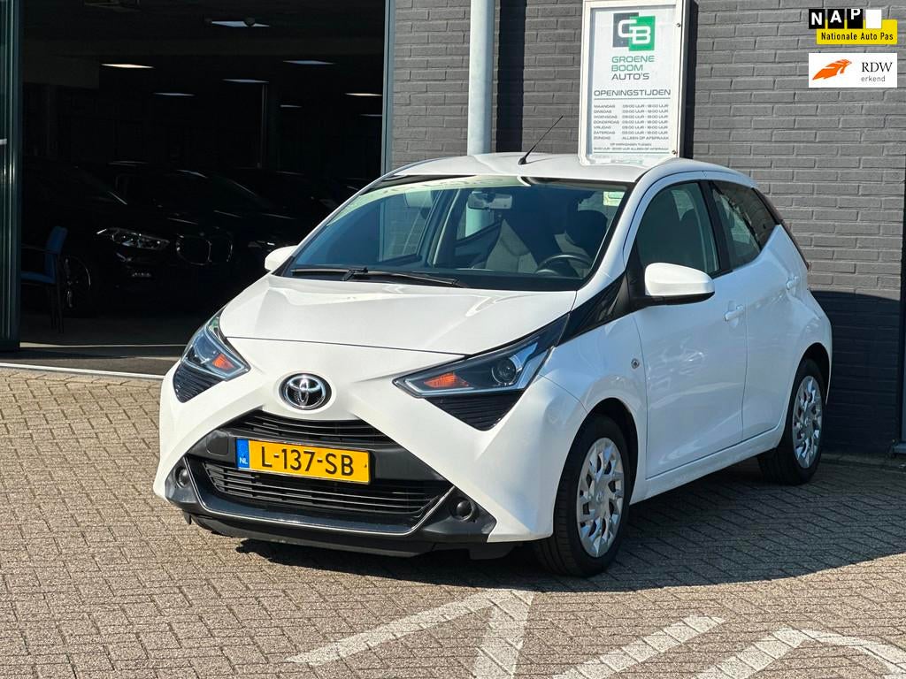 Toyota Aygo 1.0 VVT-i x-play/1STE EIG/AIRCO/CAMERA/NL-AUTO N, Voorwielaandrijving, Stof, Gebruikt, Euro 6