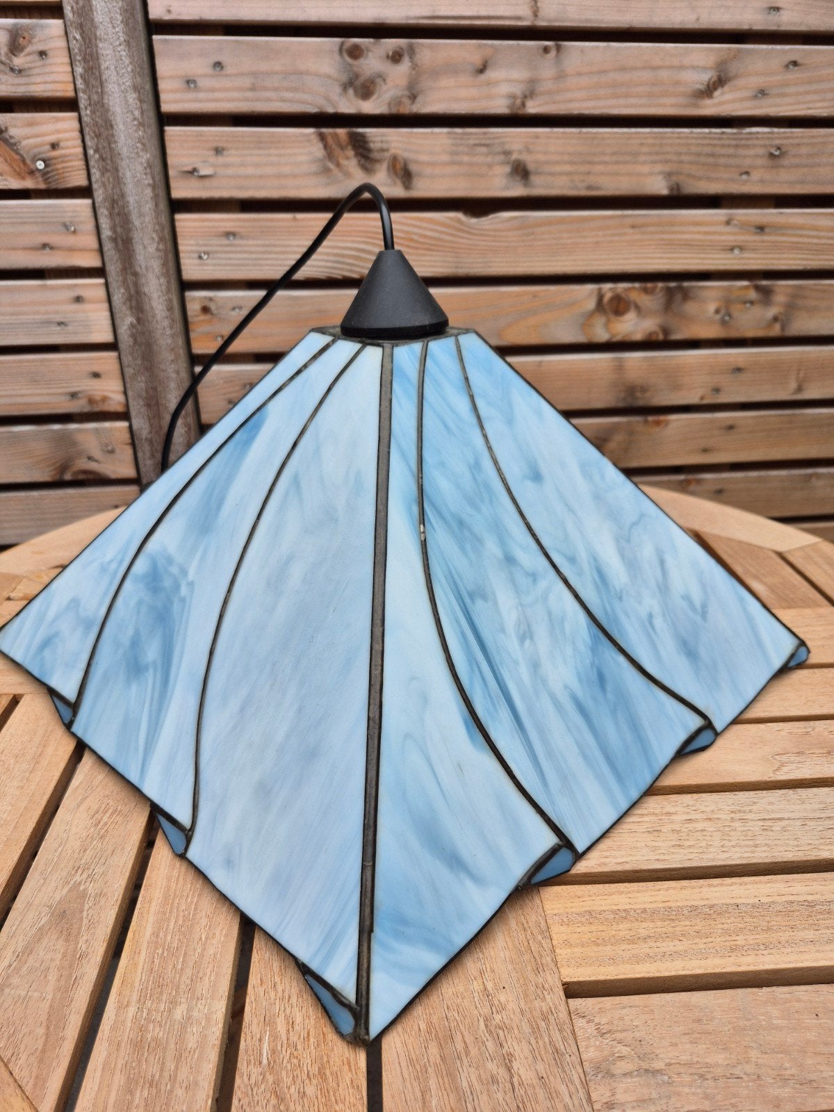 Mooie hemelsblauwe Tiffany stijl glas in lood hanglamp., Ophalen, Gebruikt, Blauw, Vierkant