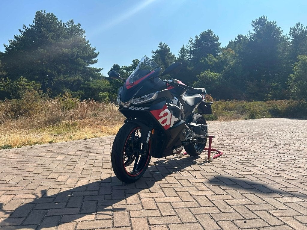 Aprilia RS457, SC-Project & 4 Jaar Garantie, Motoren, Motoren | Aprilia, 2 cilinders, Nieuw, Minimaal motorrijbewijs A2, Handgeschakeld