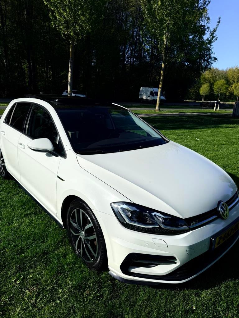 Volkswagen Golf 1.5 TSI 150pk DSG R-Line | 2019 |Panoramadak, Auto's, Volkswagen, 1498 cc, Zwart, Startonderbreker, Alcantara