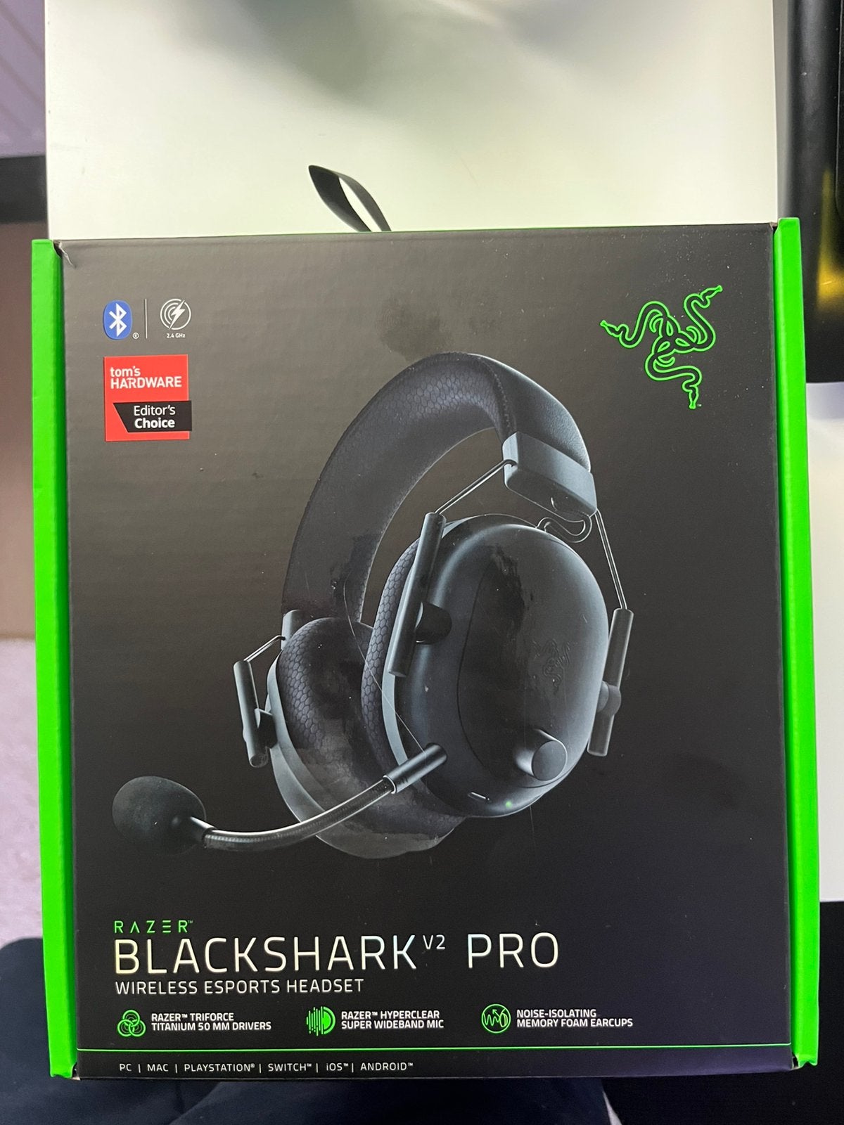 Foto 11 van ASUS ROG Strix G16 RTX 4060 + Razer Gaming Set