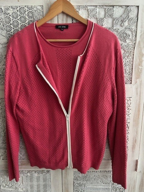 ZGAN! Twinset Be One roze gaatjes vest met rits en shirt 44, Maat 42/44 (L), Ophalen of Verzenden, Zo goed als nieuw, Roze