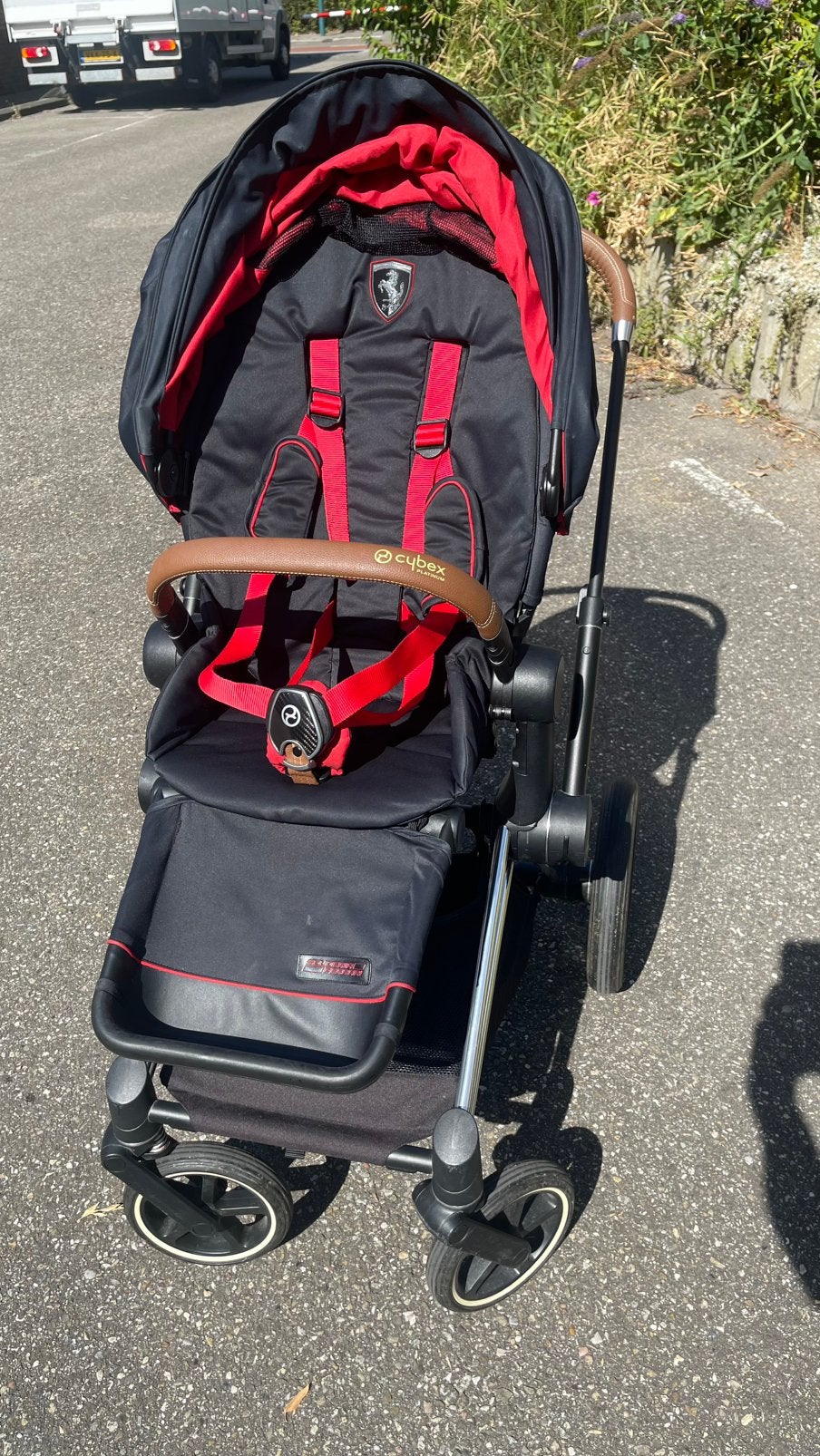 CYBEX Priam Scuderia Ferrari Victory Black +winter voetenzak, Ophalen of Verzenden, Zo goed als nieuw, Zonnekap