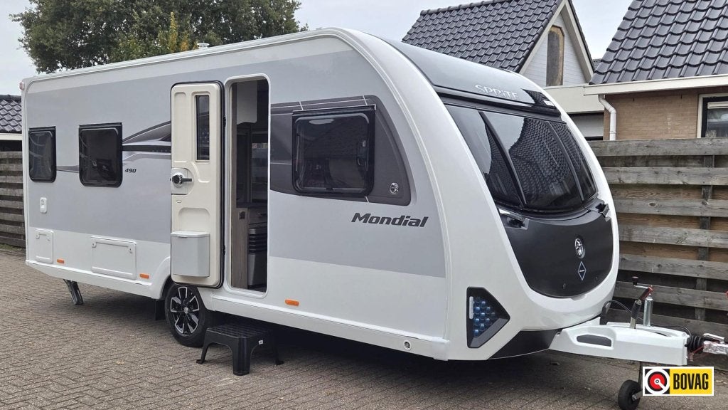 Sprite Mondial 490 SE 2026 model, nieuw binnen., Caravans en Kamperen, Caravans, Overige typen, Standaardzit, Bedrijf, 4 tot 5 meter