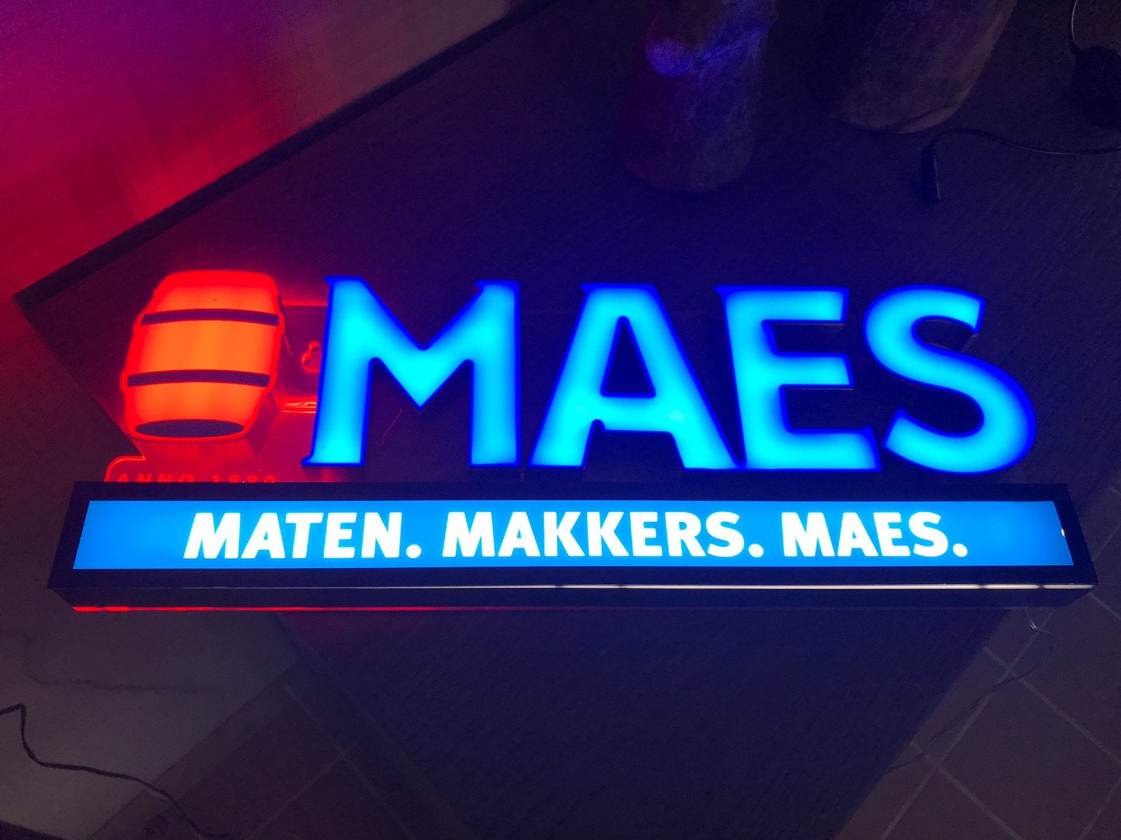 Maes bier LED lichtreclame, Ophalen of Verzenden, Zo goed als nieuw, Lichtbak of (neon) lamp