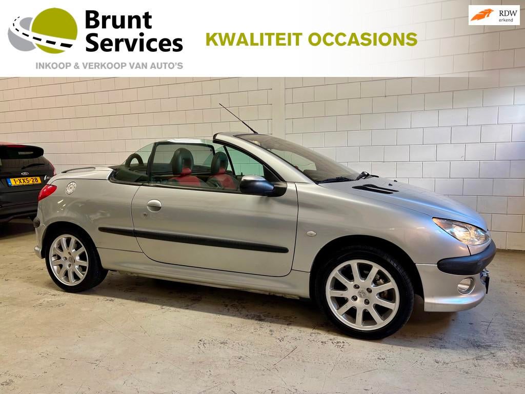 Peugeot 206 CC 1.6-16V Bj.02|16Inch|Leer|Onderhouden !, Auto's, Peugeot, Voorwielaandrijving, Gebruikt, Zwart, 4 cilinders