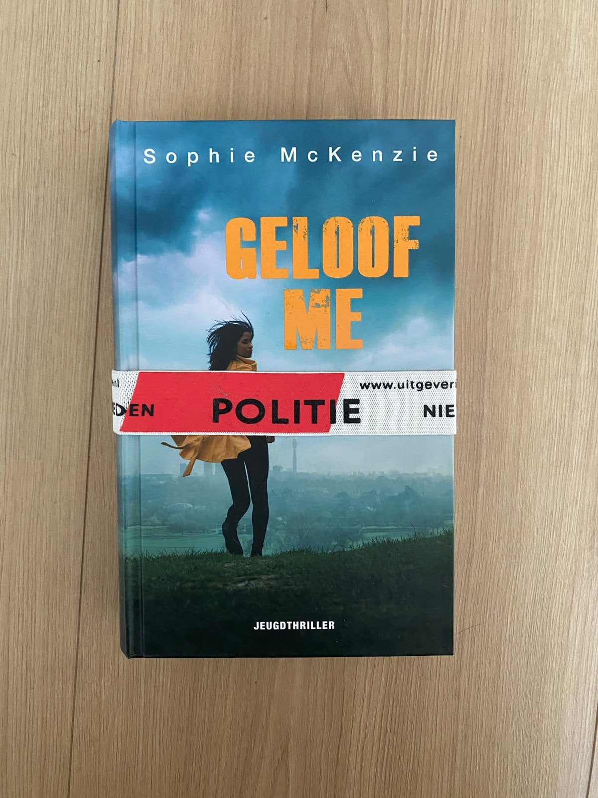 Geloof Me - Sophie McKenzie (Jeugdthriller), Boeken, Ophalen of Verzenden, Gelezen, Nederland