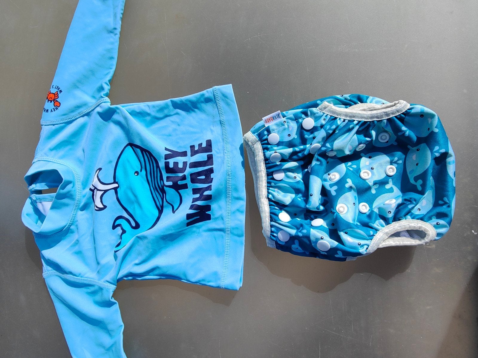 H&M UV-zwemshirt en Alvababy zwemluier walvis maat 74 80, H&M, Alvababy, UV-zwemkleding, Ophalen of Verzenden, Maat 74