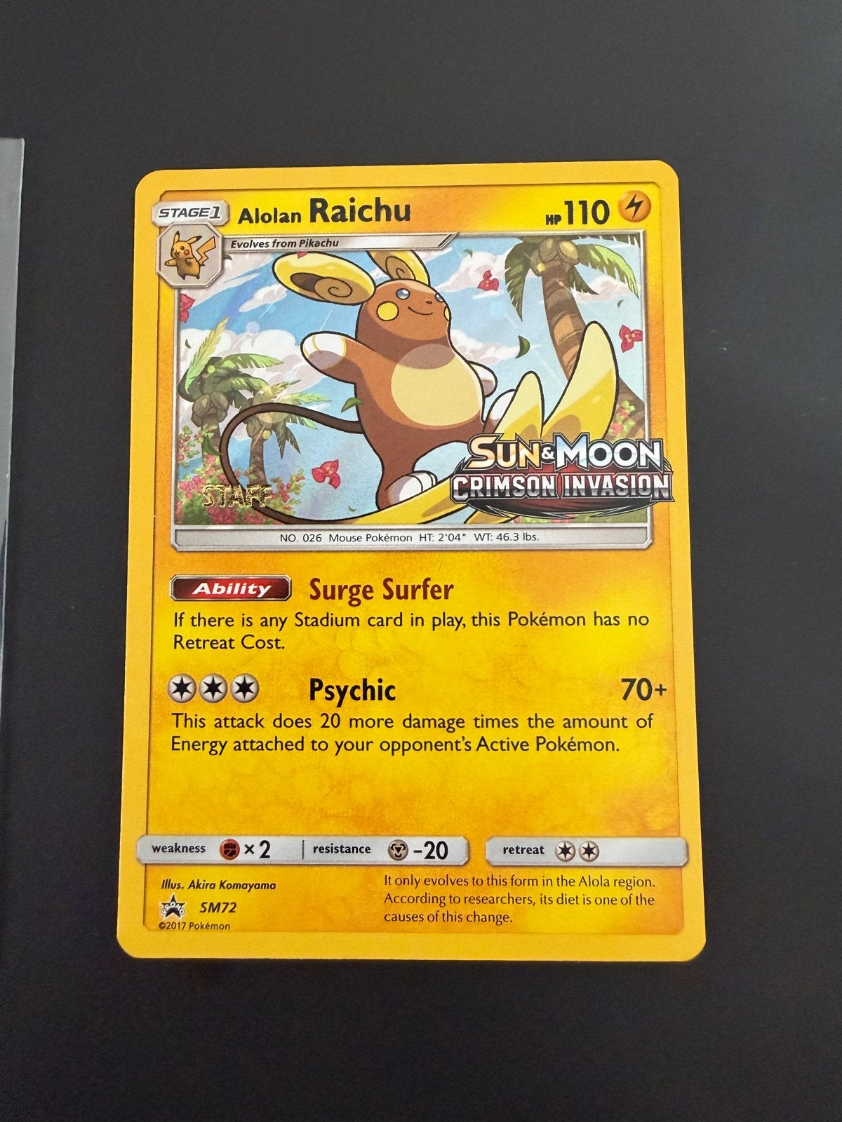 Pokémon Kaart Alolan Raichu SM72 Staff promo Crimson, Hobby en Vrije tijd, Verzamelkaartspellen | Pokémon, Verzenden, Zo goed als nieuw