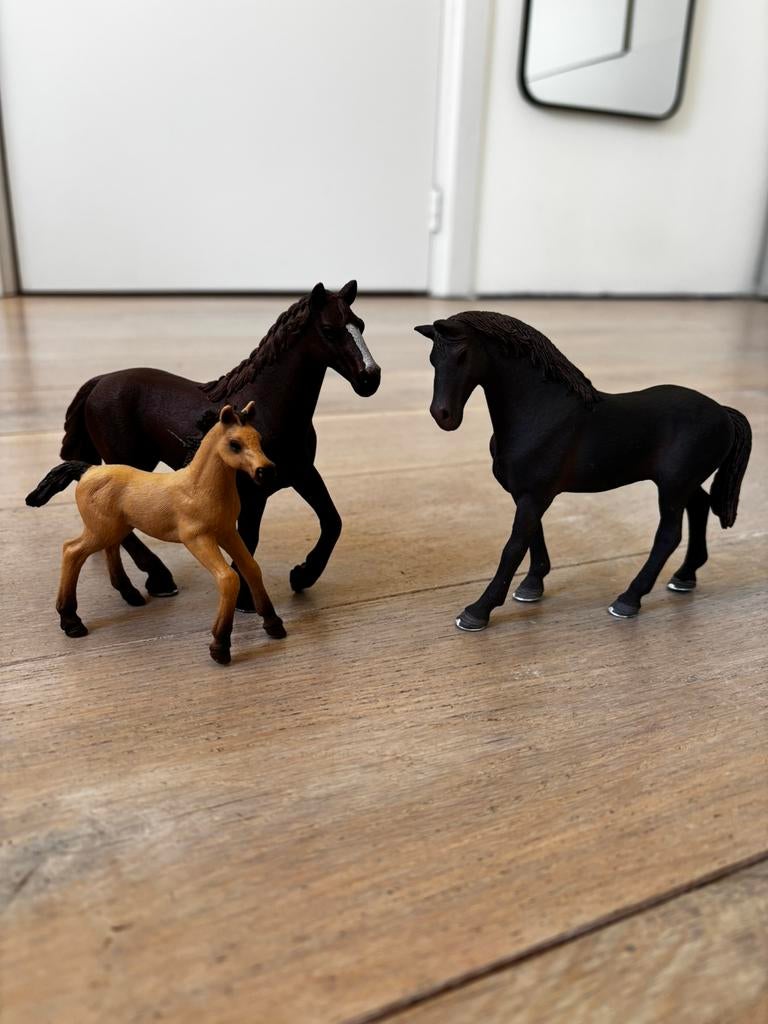 Schleich paarden engelse volbloeden + spullen, Ophalen of Verzenden, Zo goed als nieuw, Paard, Beeldje of Figuurtje