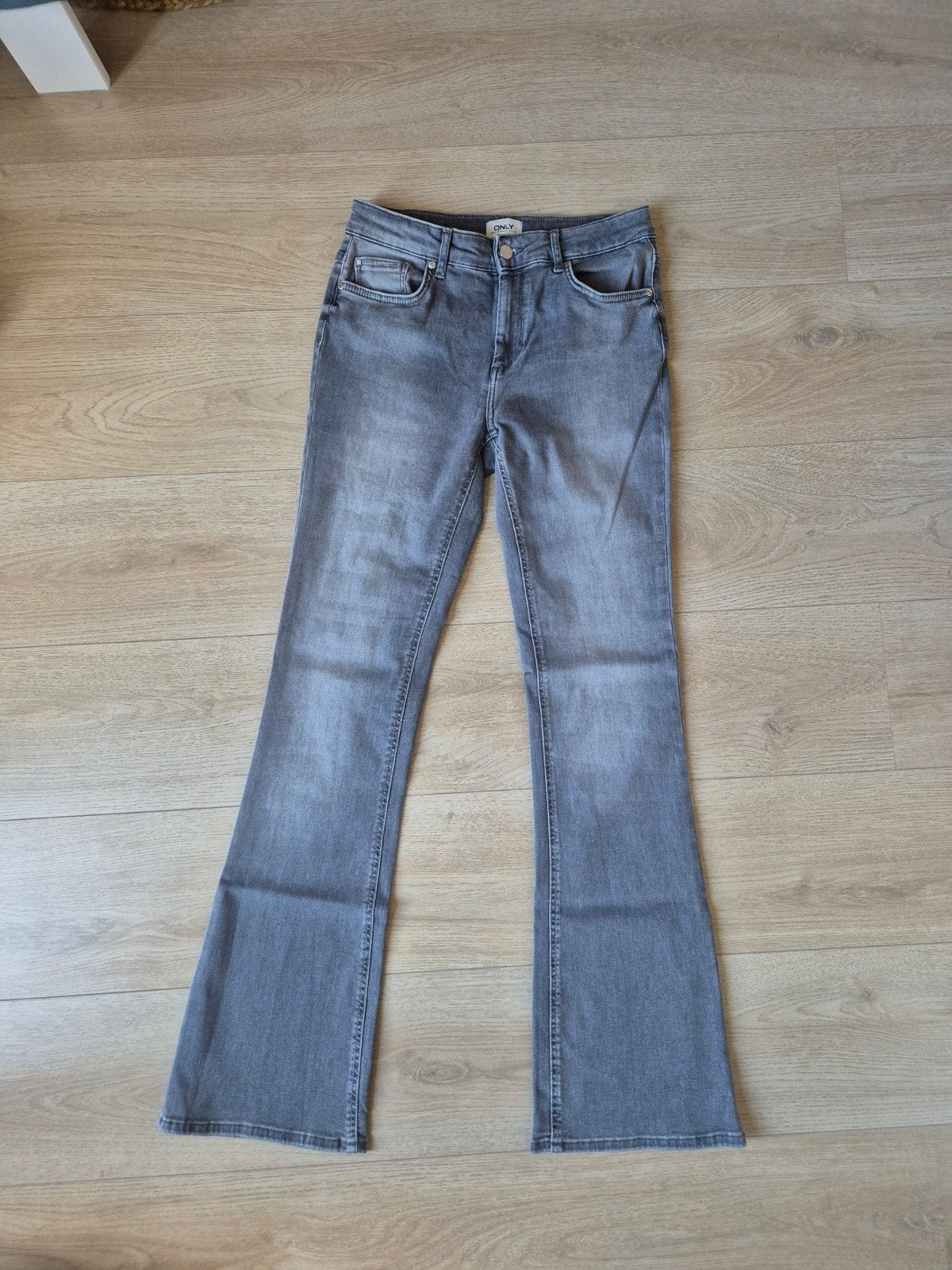 Flared stretchjeans spijkerbroek grijs Only Blush L/32 NIEUW, Only, Nieuw, Ophalen of Verzenden, W30 - W32 (confectie 38/40)
