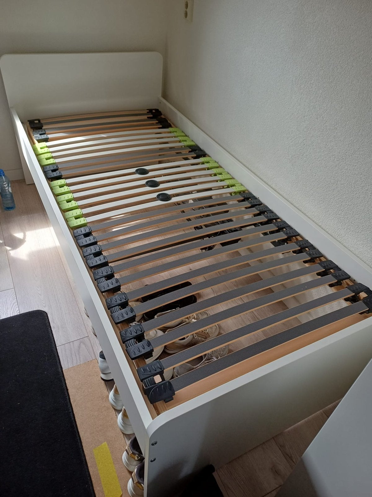 Bed met elektronische bodem en matras, Huis en Inrichting, Slaapkamer | Bedden, Ophalen, 90 cm, Eenpersoons, Hout
