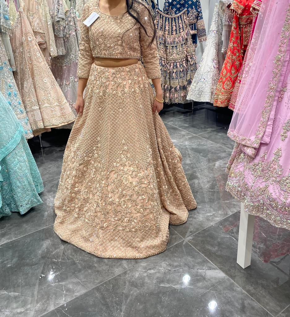 Roze Lengha met borduursels, Kleding | Dames, Gelegenheidskleding, Overige typen, Ophalen of Verzenden, Zo goed als nieuw, Roze