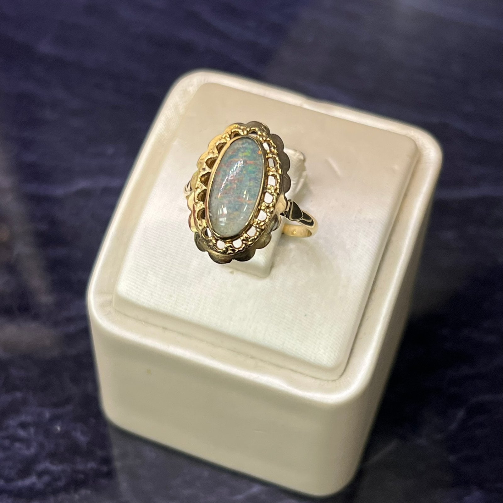 14 karaat gouden ring met opaal steen prachtig model, Ophalen of Verzenden, Nieuw, Goud, Dame