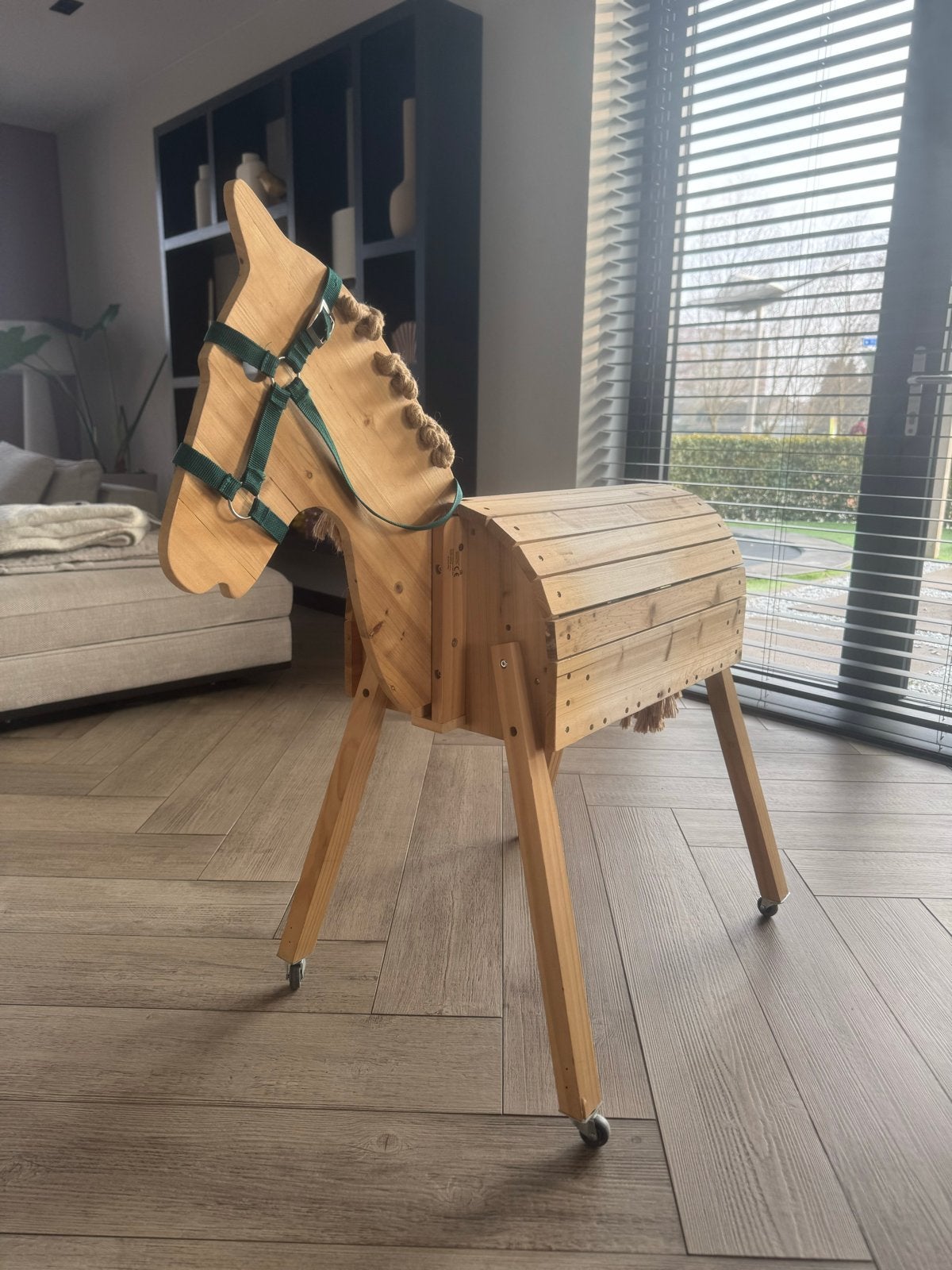 Houten speelgoed paard op wielen, Ophalen, Zo goed als nieuw, Rij- of Hobbelspeelgoed