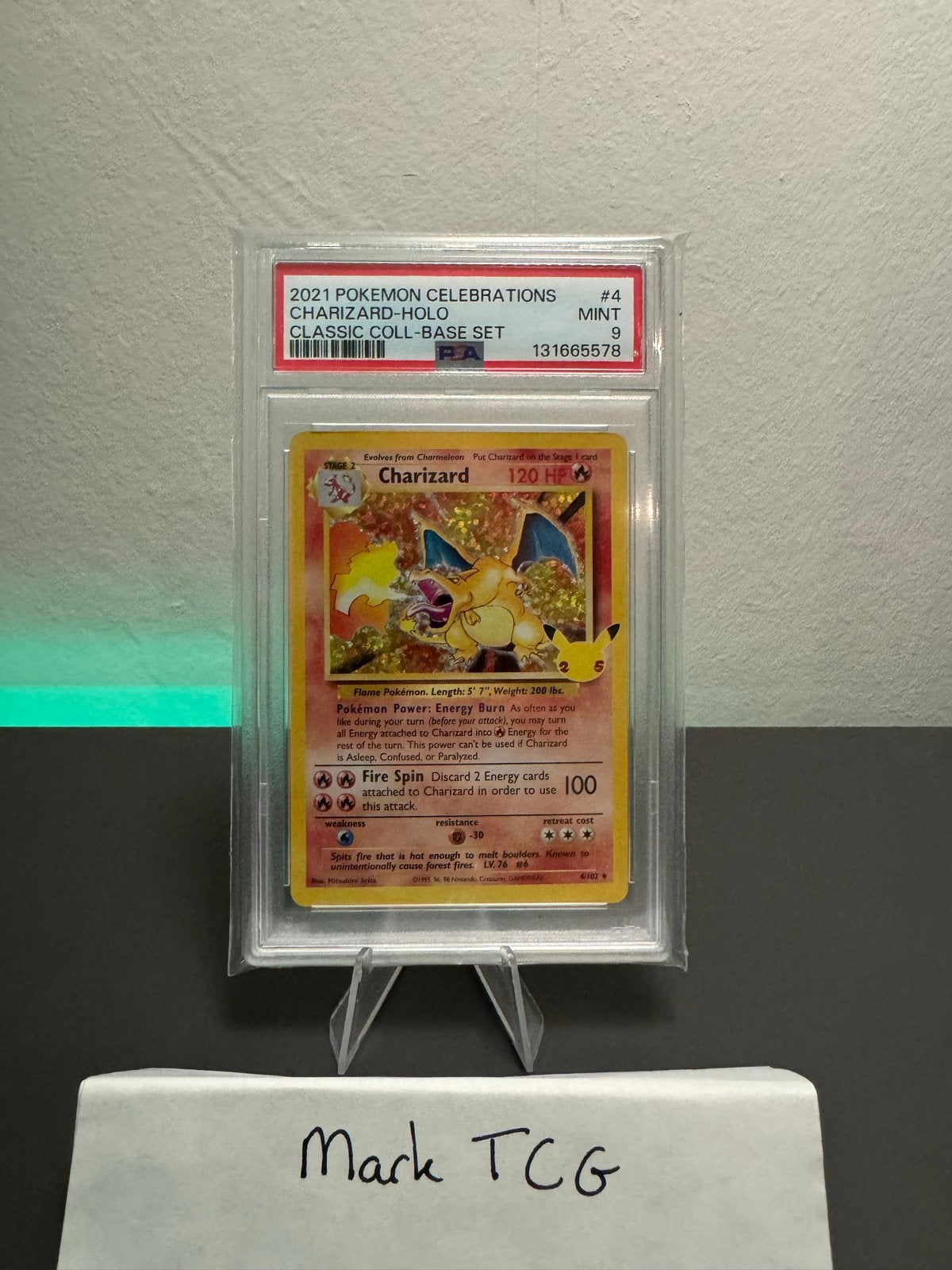 PSA 9 MINT Charizard Holo 2021 Celebrations Classic Coll., Hobby en Vrije tijd, Verzamelkaartspellen | Pokémon, Ophalen of Verzenden