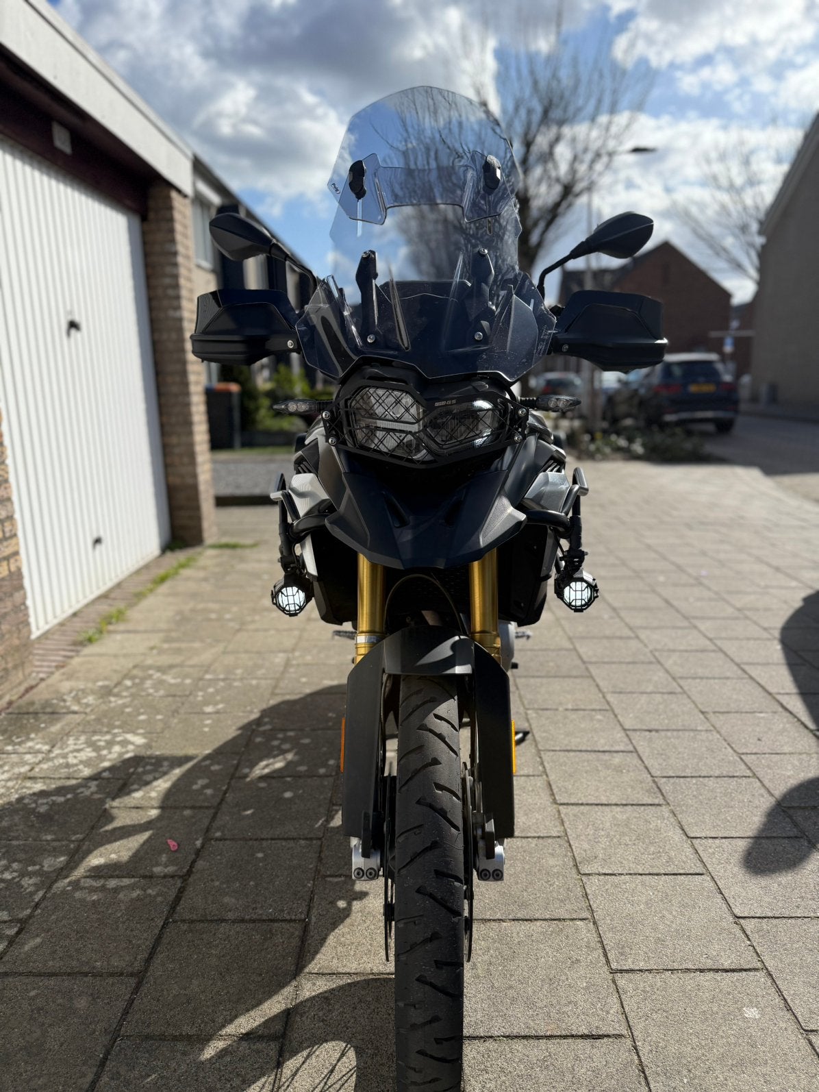 BMW F850 GS | Carplay | AKRA | Kofferset | Keyless, Motoren, Handvatverwarming, 2 cilinders, Occasion, Motorrijbewijs A