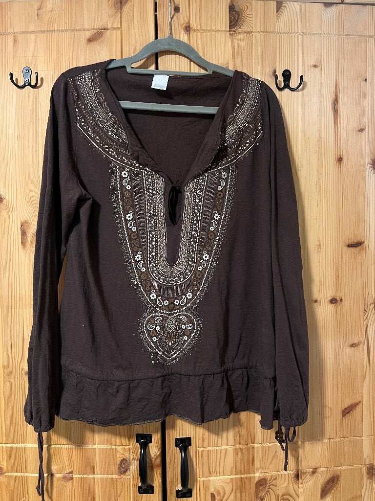 Bruine Jersey Bloes  met pailetjes, Maat 38/40 (M), Bruin, Ophalen of Verzenden, Onbekend