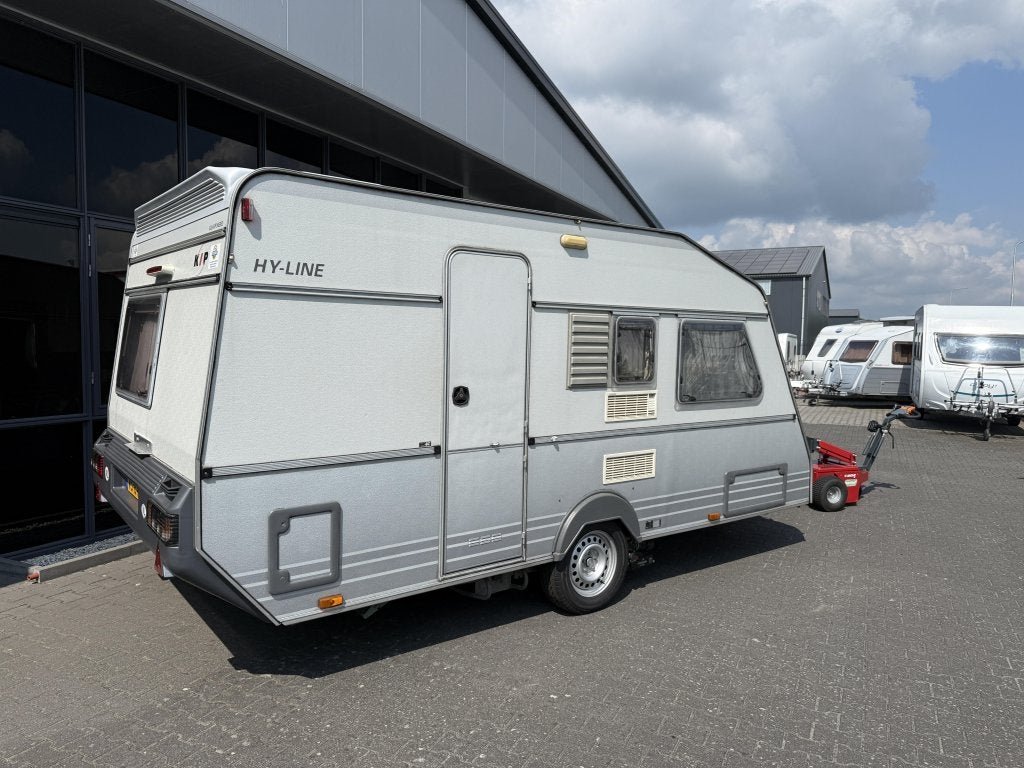 Kip Hy Line 44 TTZ + Boiler + Vloerverwaring # wintercaravan, Kip, Bedrijf, Treinzit, 750 - 1000 kg