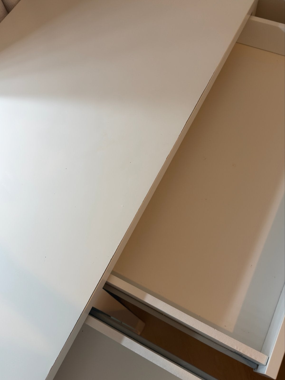 Make-up tafel GRATIS OPHALEN MOET ZSM WEG, Huis en Inrichting, Bureaus, Ophalen, Gebruikt, Met lades, Spaanplaat of MDF