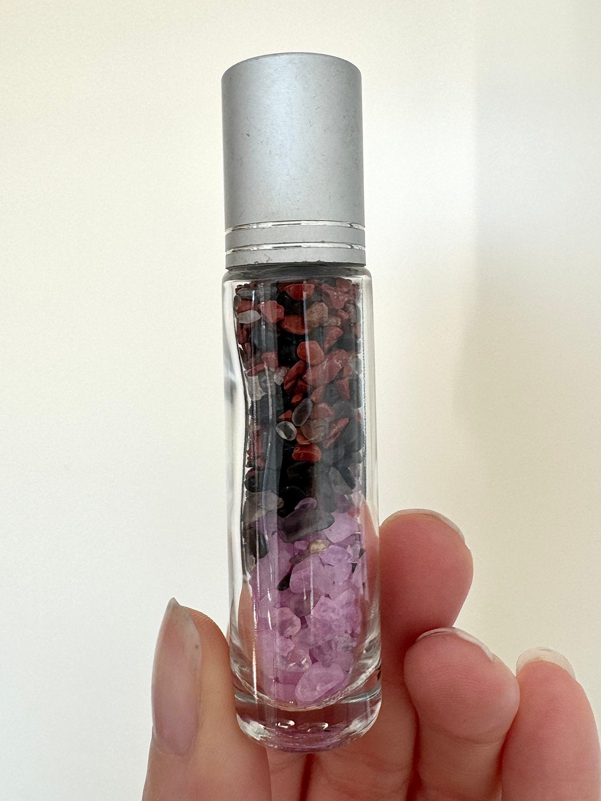 Kleine edelsteentjes in glas, Verzamelen, Mineralen en Fossielen, Verzenden, Mineraal