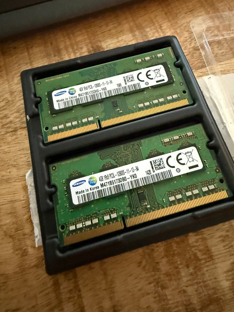 8GB (2x 4GB) Samsung DDR3 (pc3L) 12800s, 8 GB, DDR3, Ophalen of Verzenden, Zo goed als nieuw