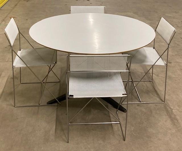 Mooi set van 4 eetkamer stoelen van Deense ontwerper, Ophalen, Scandinavisch design vintage, Wit, Zo goed als nieuw